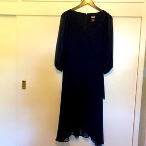 DKNY dress beautiful deep blue. MIDI. Flattering cut.